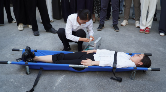 西安安泰测试开展全员消防安全实战演练(图3) 西安安泰测试开展全员消防安全实战演练(图3)